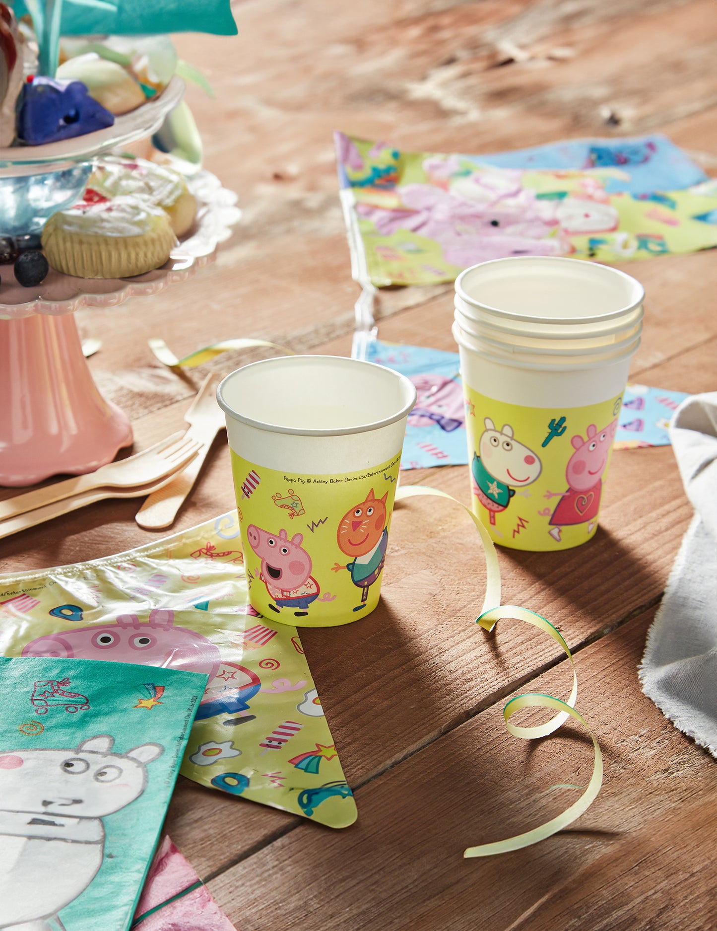 8 PEPPA PIG 200 ml CURBOARD CUPS